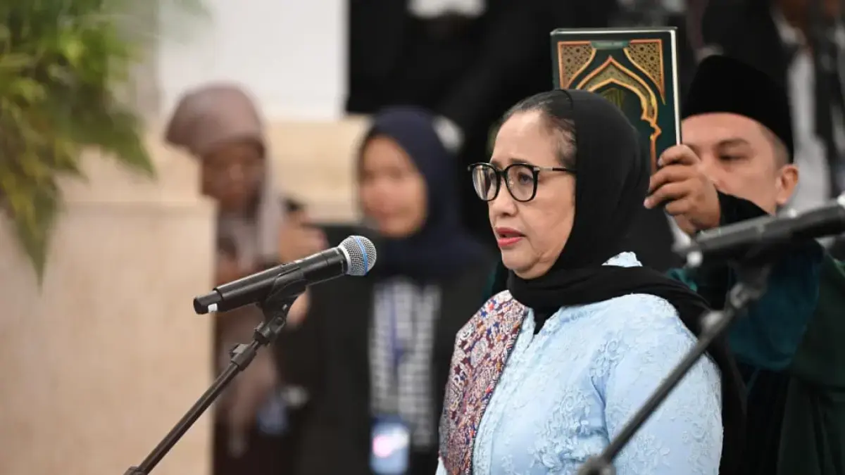 Nanik S Deyang saat dilantik menjadi Kepala BGN yang baru, menggantikan Dadan Hidayana yang tersandung kasus korupsi. (Ist)