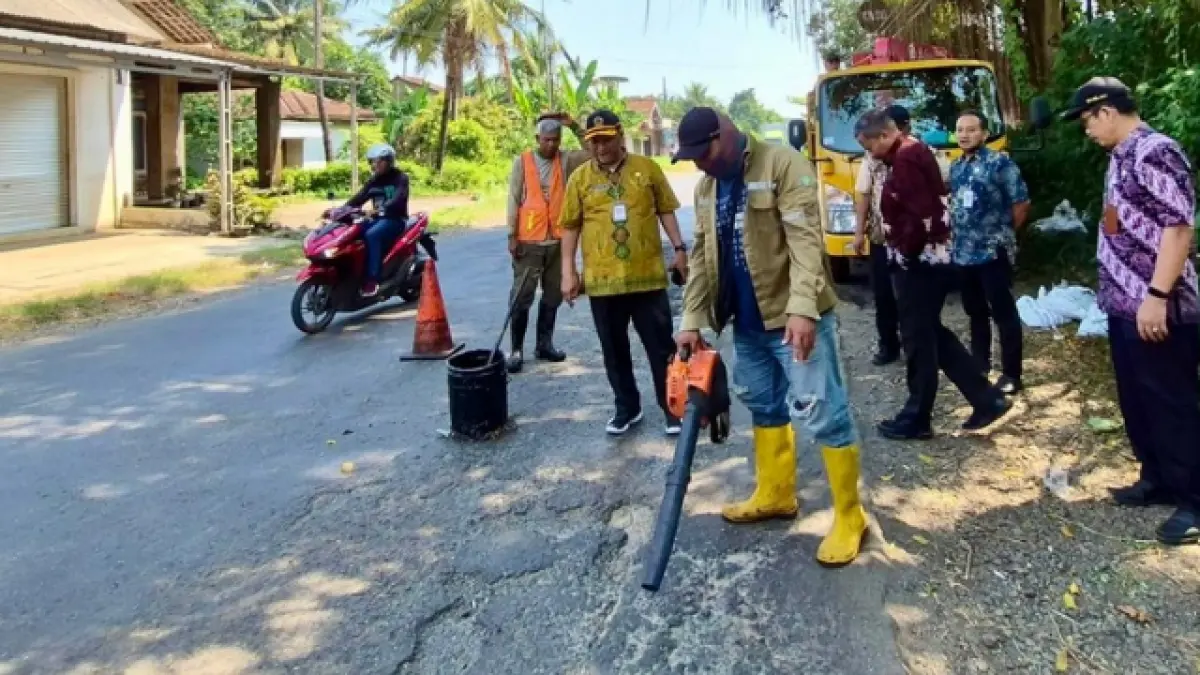 Pemerintah Provinsi Jawa Tengah akan melakukan betonisasi ruas Jalan Jepara–Keling hingga batas Kabupaten Pati 