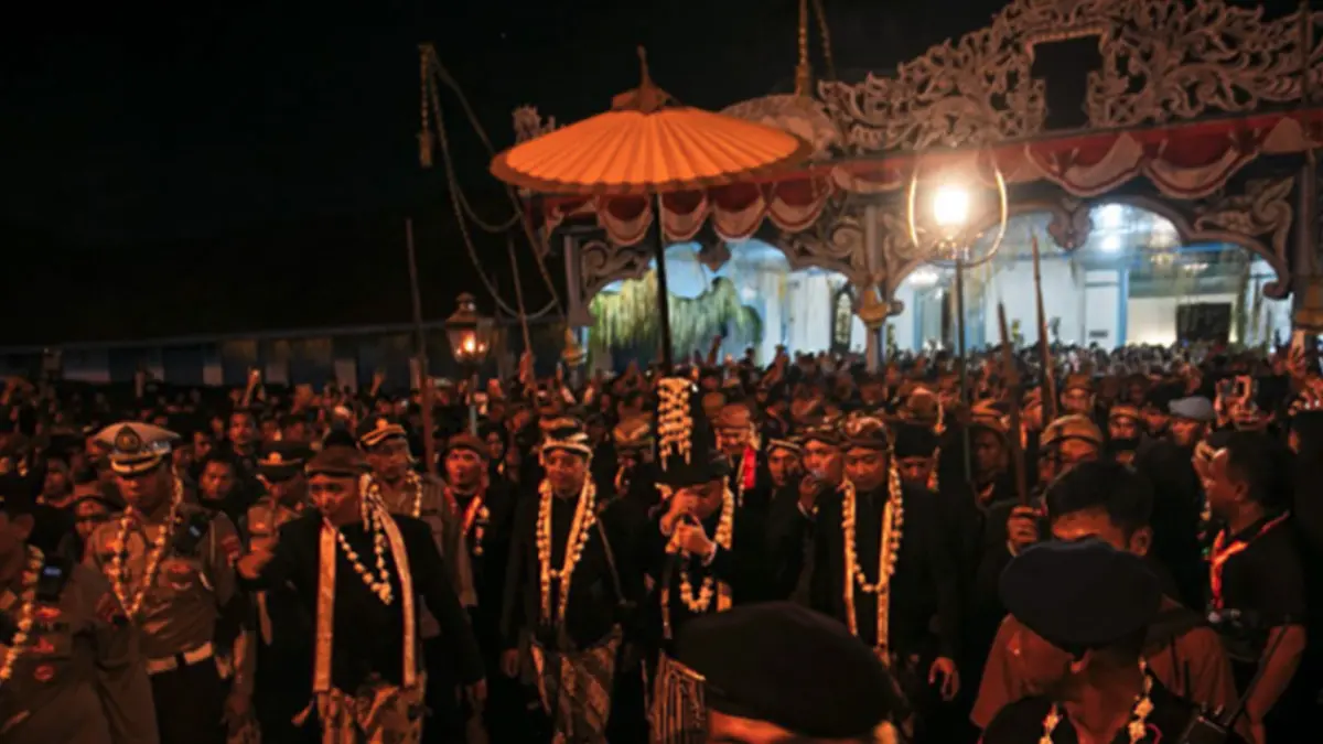 11 Tradisi Malam 1 Suro di Jawa Tengah dan Yogyakarta yang Sakral
