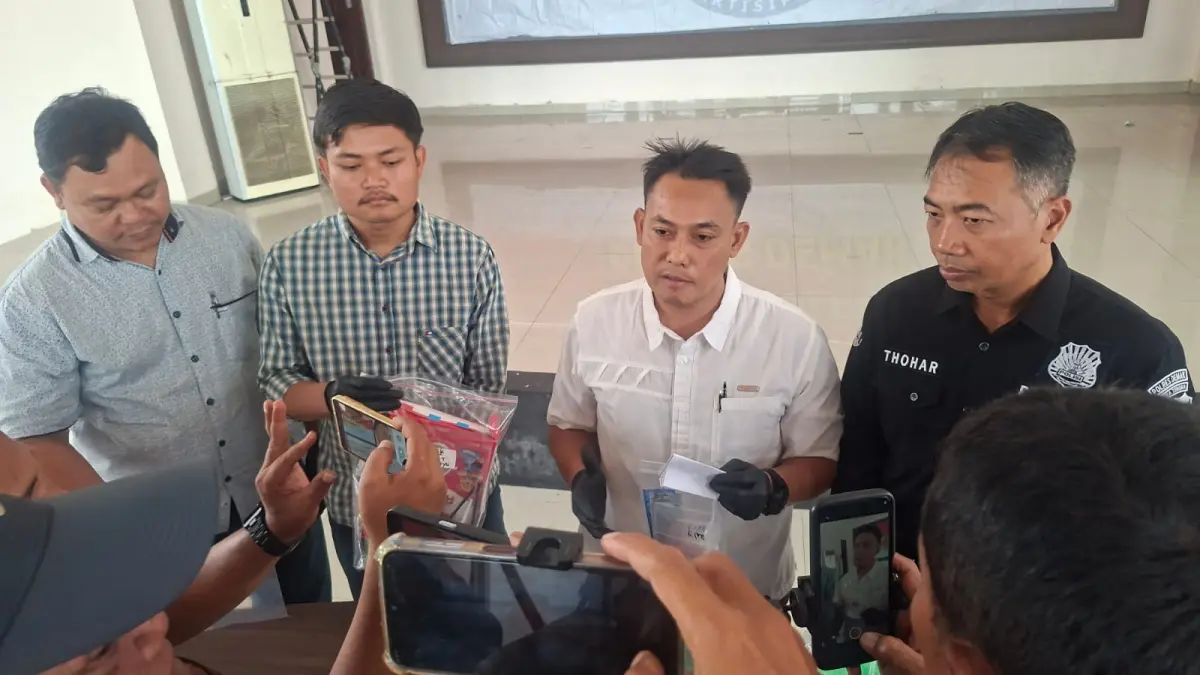 Kasat Narkoba Iptu Yusuf saat memberikan keterangan kasus narkoba di Mapolres Demak. (Wahibpribadi)