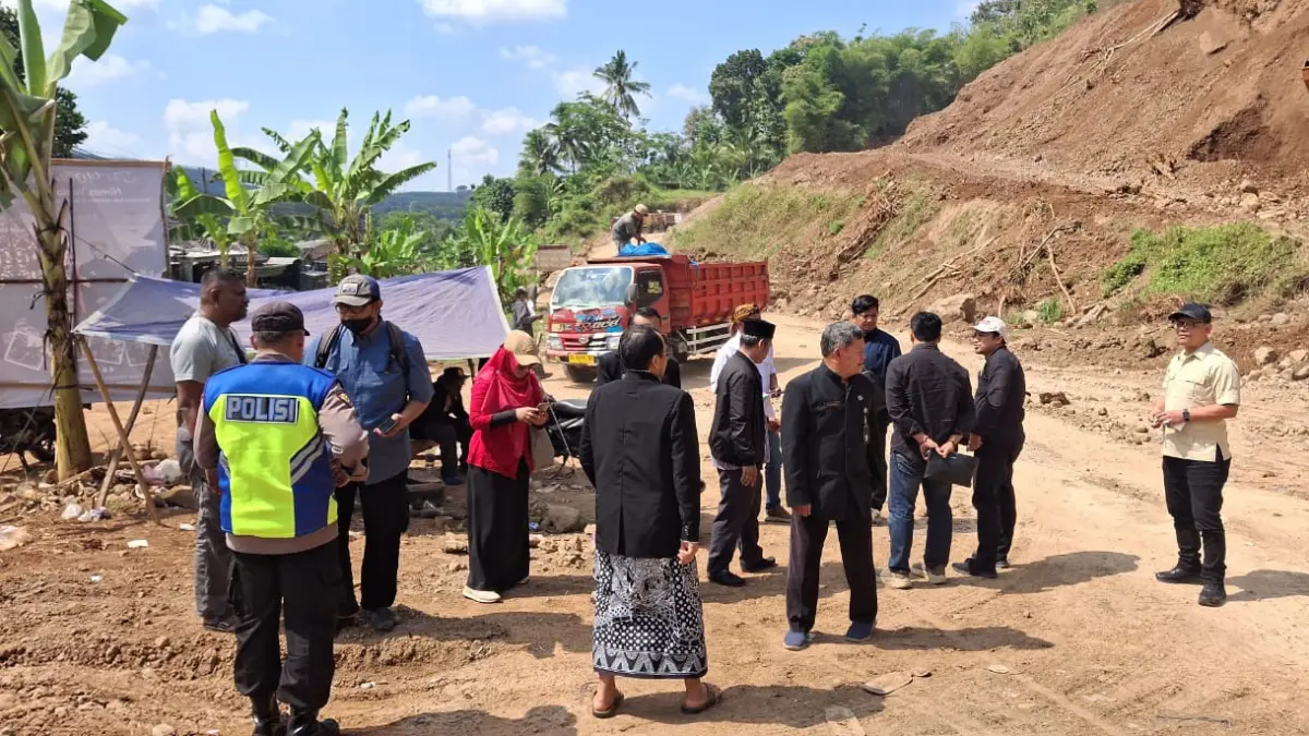 Komisi C DPRD Kabupaten Semarang lakukan sidak digalian C ikut wilayah Desa Delik Kecamatan Tuntang.