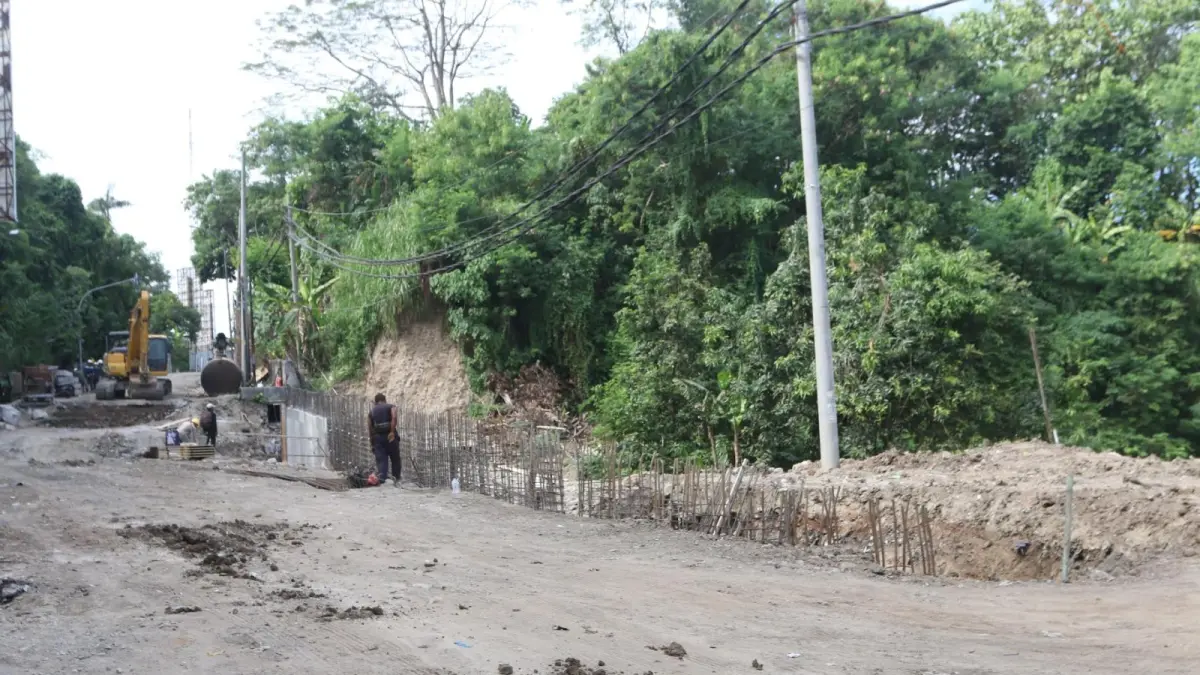 Pengerjaan Jalan Gombel Lama terus dikebut. Ditarget rampung lebih cepat dari target. NURCHAMIM/JAWA POS RADAR SEMARANG 