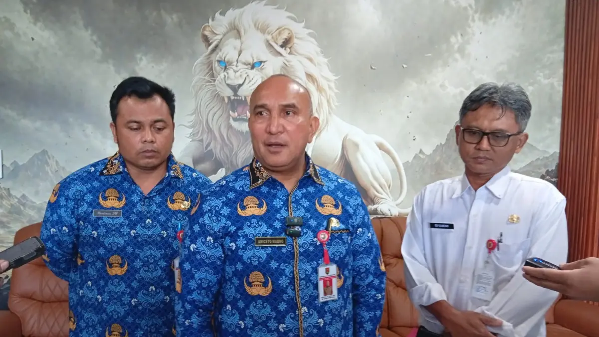 BANTAH TUDUHAN : Kepala Dinas Perdagangan (Disdag) Kota Semarang, ketika memberikan keterangan terkait ancaman pembunuhan.