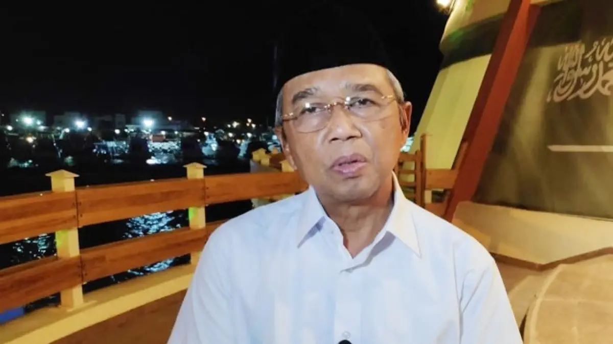 Mantan Ketua Komisi Pemberantasan Korupsi (KPK), Busyro Muqoddas, mengkritik keras MBG. Minta di stop dulu. (Jawa Pos)