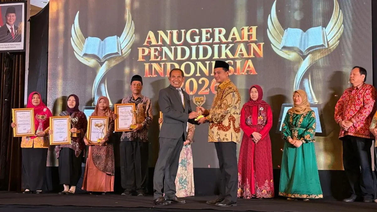 Pondok Pesantren Darul Amanah Sukorejo, Kabupaten Kendal, berhasil meraih Anugerah Pendidikan Indonesia (API) 2026 dari Jawa Pos Radar Semarang.