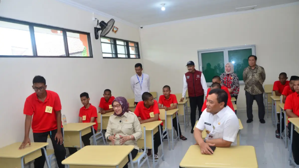 Gubernur Jawa Tengah, Ahmad Luthfi saat meninjau SRT 45 Semarang 