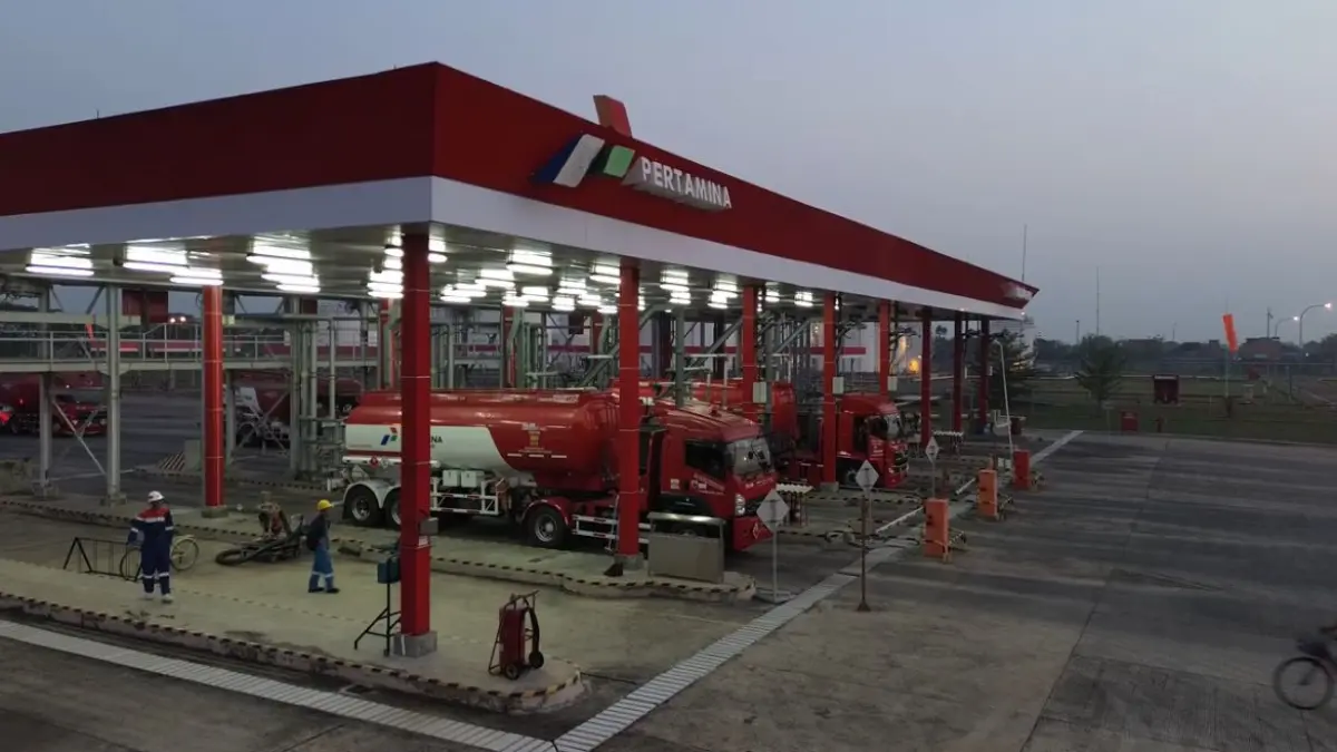 Pertamina Patra Niaga regional Jawa Bagian Tengah menambah stok Pertalite berkisar 10-18% di seluruh SPBU di Jateng DIY.