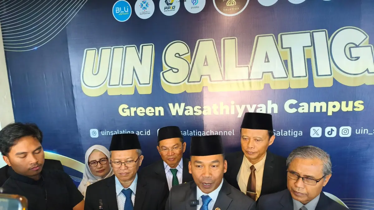 Menteri Wihaji saat menemui wartawan usai acara pengukuhan PPG