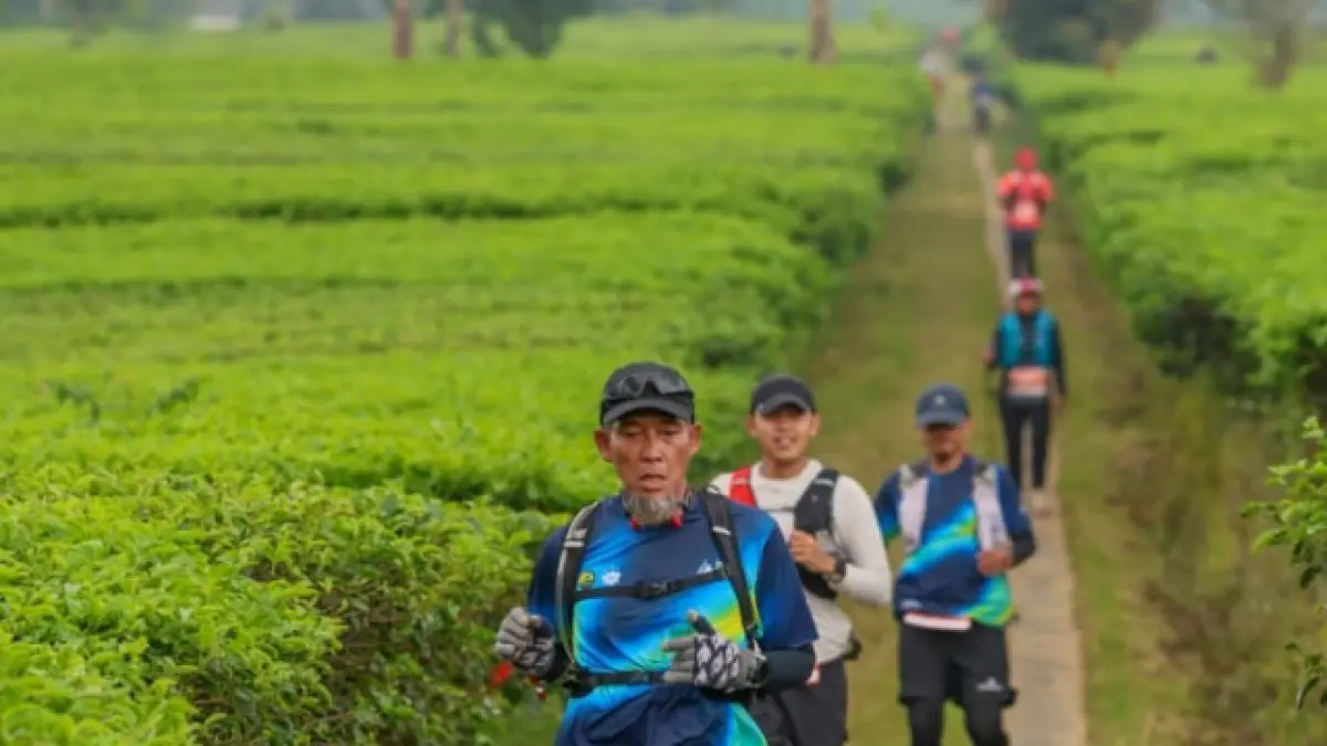 Sekda Jateng Sumarno menjadi salah satu peserta Dieng Caldera Race (DCR) 2026 kategori 25K b
