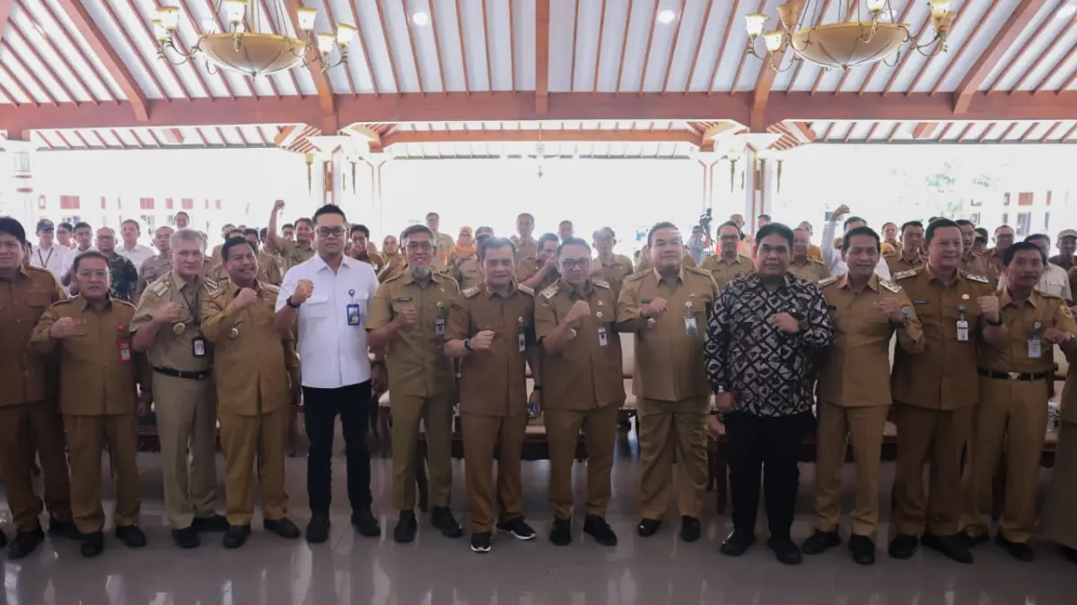  Gubernur Jawa Tengah Ahmad Luthfi menghadiri peresmian bantuan Inpres Jalan Daerah (IJD) secara daring dari Pendopo Kabupaten Pati pada Selasa, 23 Juni 2026.&nbsp;