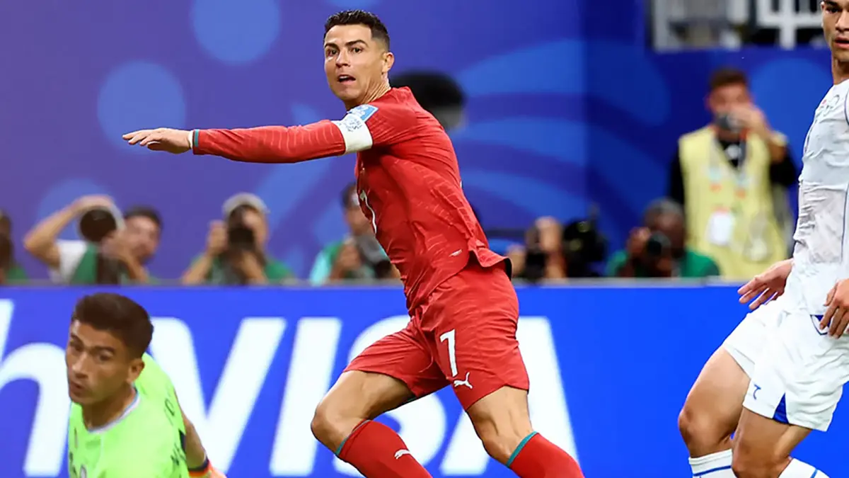 Cristiano Ronaldo mencetak dua gol saat timnas Portugal membantai Uzbekistan 5-0 pada laga kedua Grup K Piala Dunia 2026 di Stadion Houston, Amerika Serikat, Rabu (24/6) dini hari WIB.