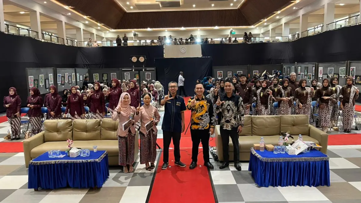 Pembukaan Pameran dan Pagelaran Seni Mahasiswa Program Studi Pendidikan Guru Sekolah Dasar (PGSD) Tahun 2026 yang digelar di Auditorium Universitas Muria Kudus (UMK), Kamis (25/6/2026).&nbsp;(HUMAS UNIVERSITAS MURIA KUDUS)