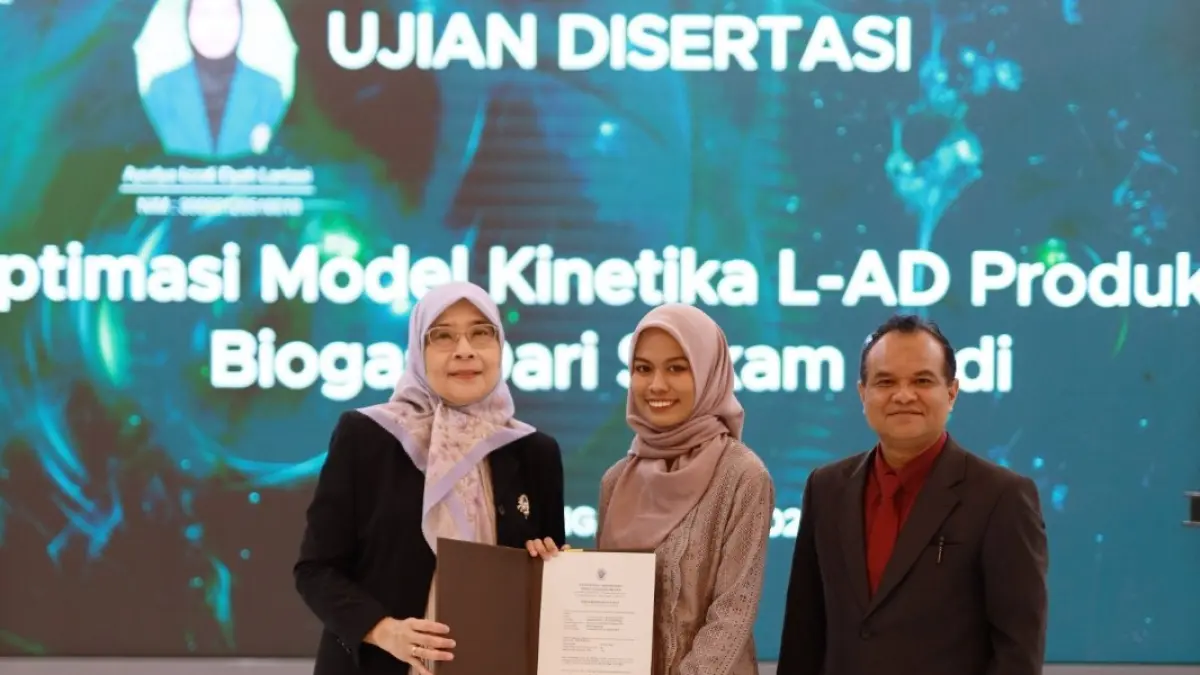 Ayudya Izzati Dyah Lantasi saat ujian doktor Ilmu Lingkungan Undip. 