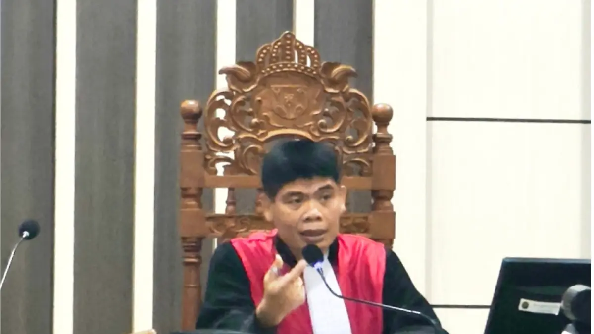 Hakim Ketua dalam sidang kasus TPPU BUMD Cilacap, Rightmen M.S. Situmorang. 