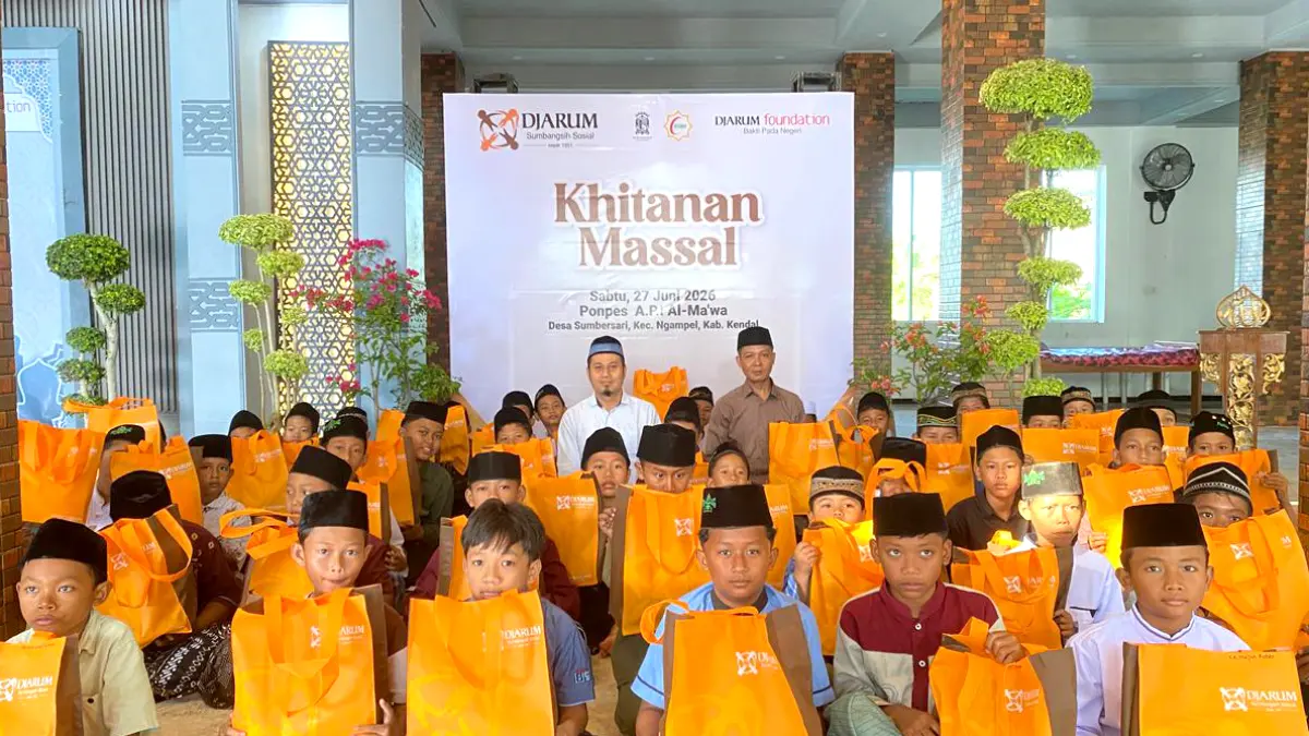 BAHAGIA: Sebanyak 60 anak mengikuti khitan massal gratis yang digelar Djarum Foundation bersama Pondok Pesantren API Al-Ma