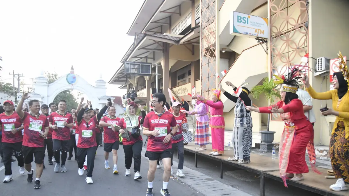 Wali Kota Semarang Agustina Wilujeng saat mengikuti Soekarno Run 2026 di Solo, Minggu (28/6/2026). (IST)