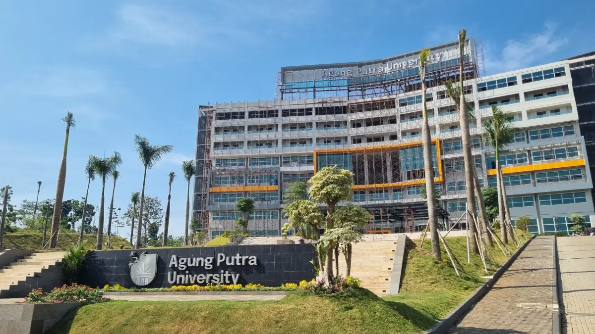 Agung Putra University (APU)