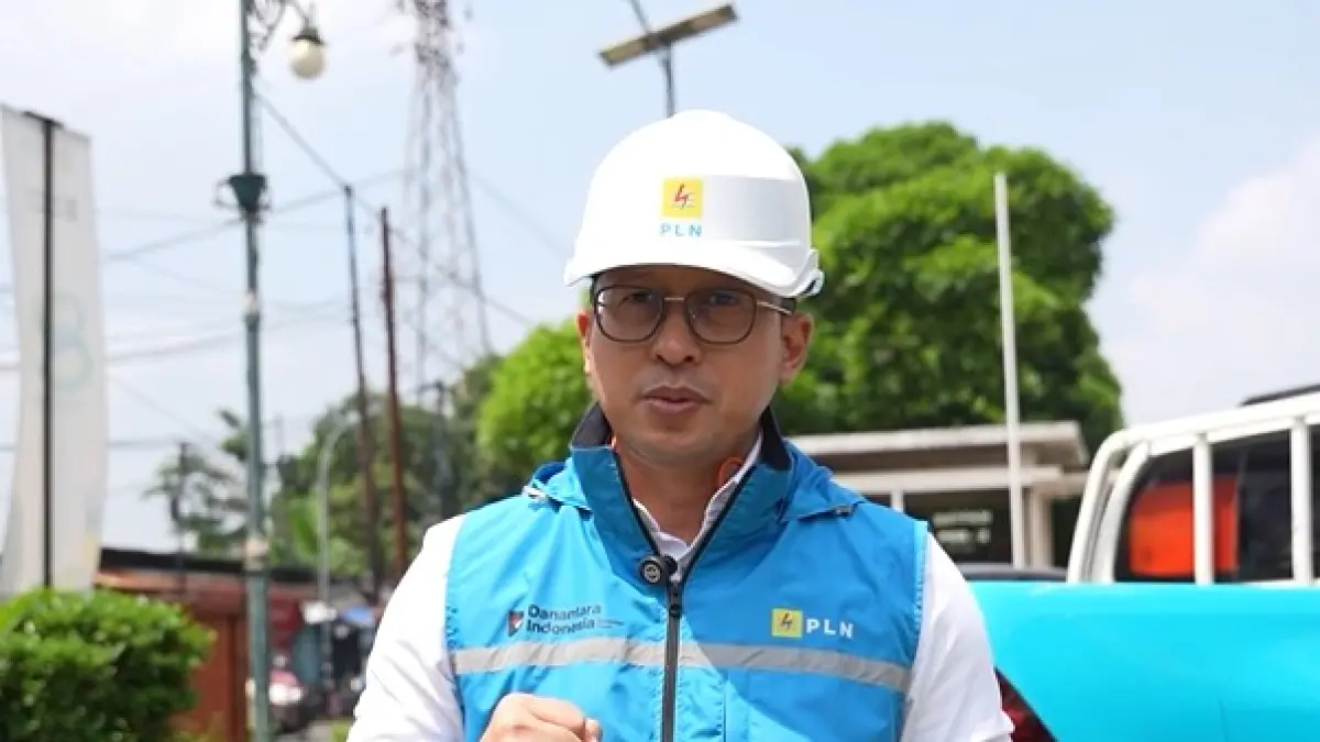 General Manager PLN UID Jateng, Bramantyo Anggun Pambudi saat ditemui tim di lapangan (26/6).
