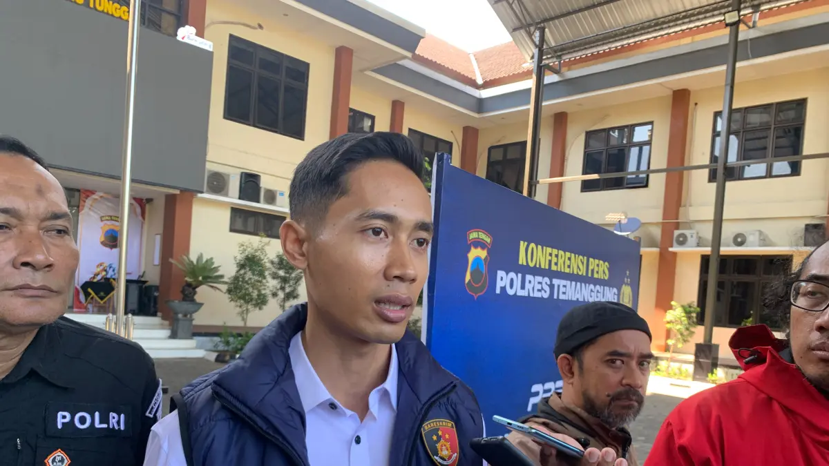 Kasat Reskrim Polres Temanggung Iptu I Komang Mahendra Deputra, saat diwawancara. DEVI KHOFIFATUR RIZQI/ JAWA POS RADAR SEMARANG