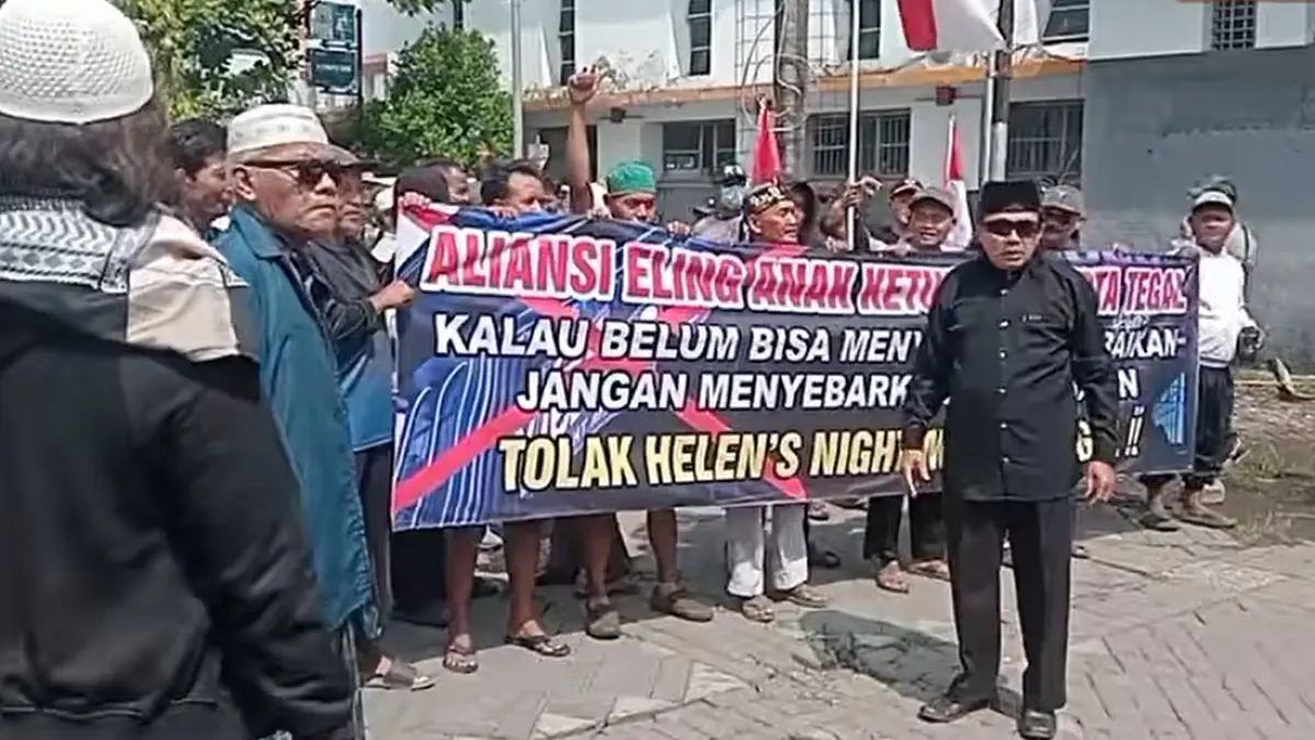 Aksi penolakan warga Tegal akan dibukanya Helen