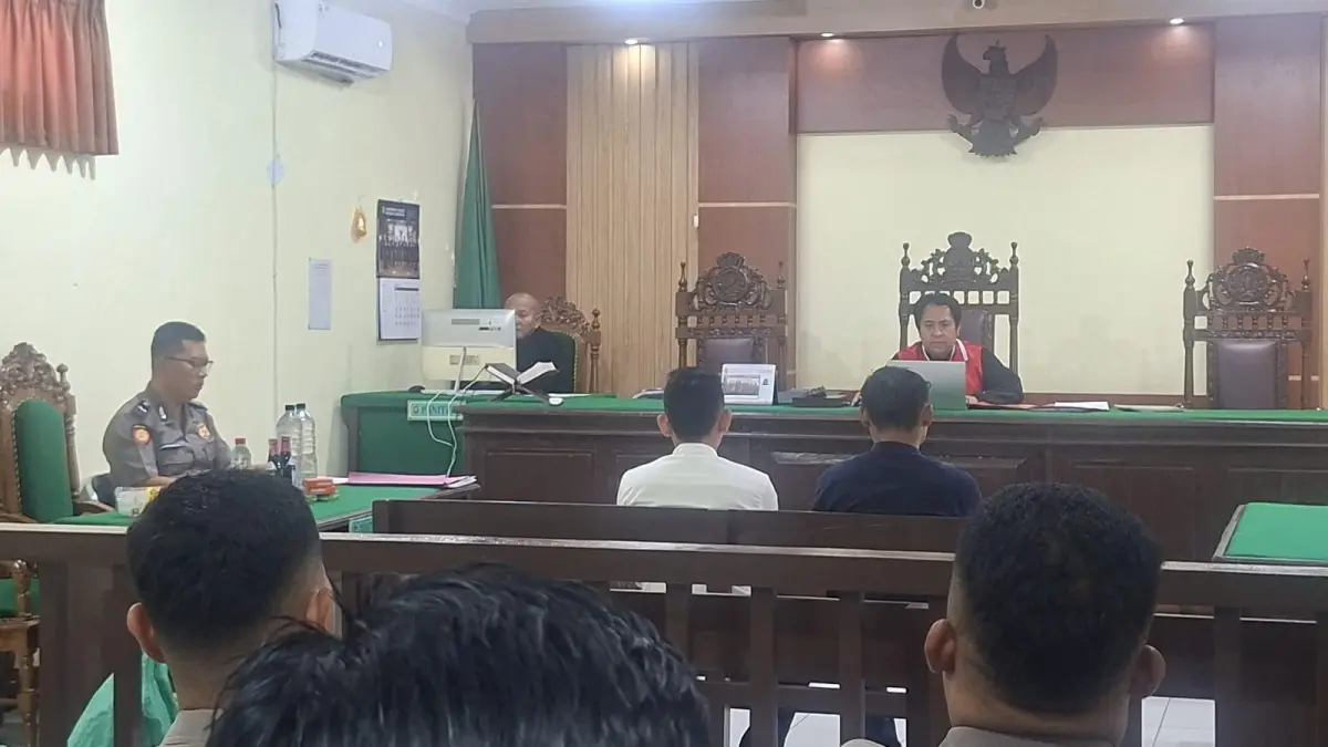 Penjual miras es moni menjalani sidang tipiring di PN Demak. (Wahibpribadi)