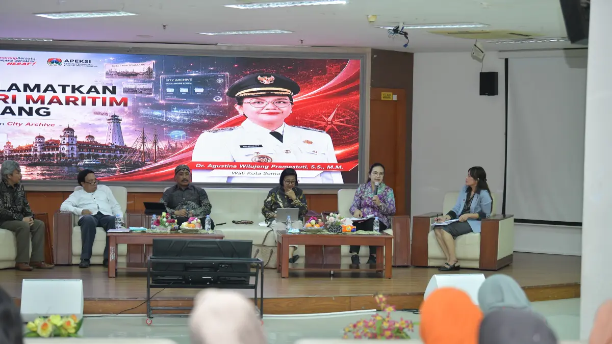 Wali Kota Semarang, Agustina Wilujeng menjadi salahsatu pembicara dalam seminar nasional bertajuk Menyelamatkan Heritage Kota Maritim: Sejarah dan Pengembangannya.