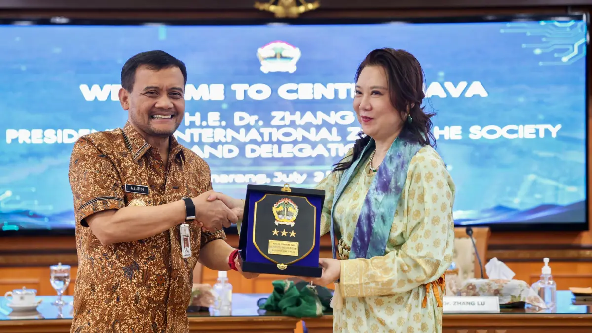 Gubernur Jawa Tengah, Ahmad Luthfi, menerima kunjungan kehormatan Presiden International Zheng He Society, Zhang Lu, bersama delegasi pengusaha dari Singapura dan Tiongkok di Kantor Gubernur Jawa Tengah, Kamis (2/7/2026).