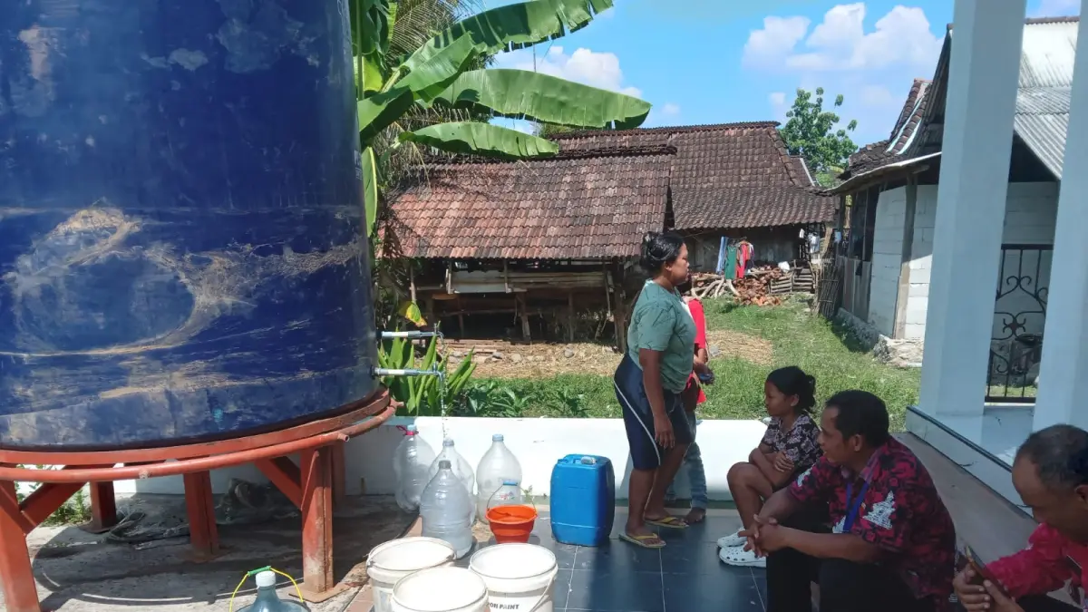 Badan Penanggulangan Bencana Daerah (BPBD) Kabupaten Semarang berikan dua tandon air di Desa Bantal dan Desa Plumutan, Kecamatan Bancak.