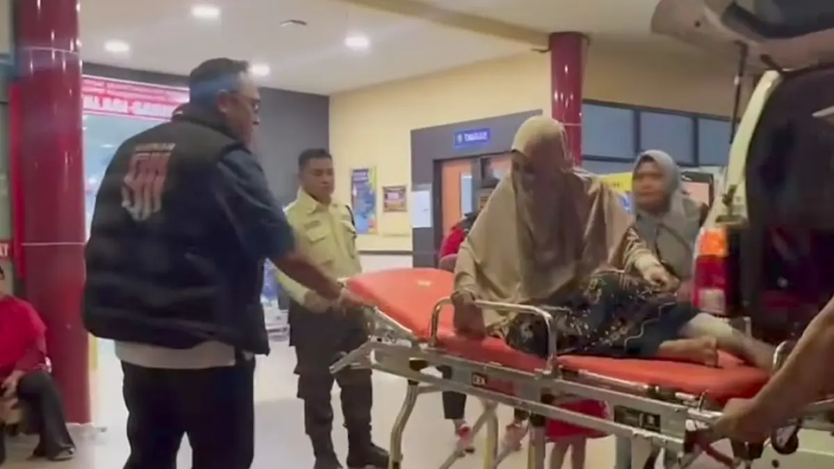 Korban M, berhijab didampingi tim Hotman 911