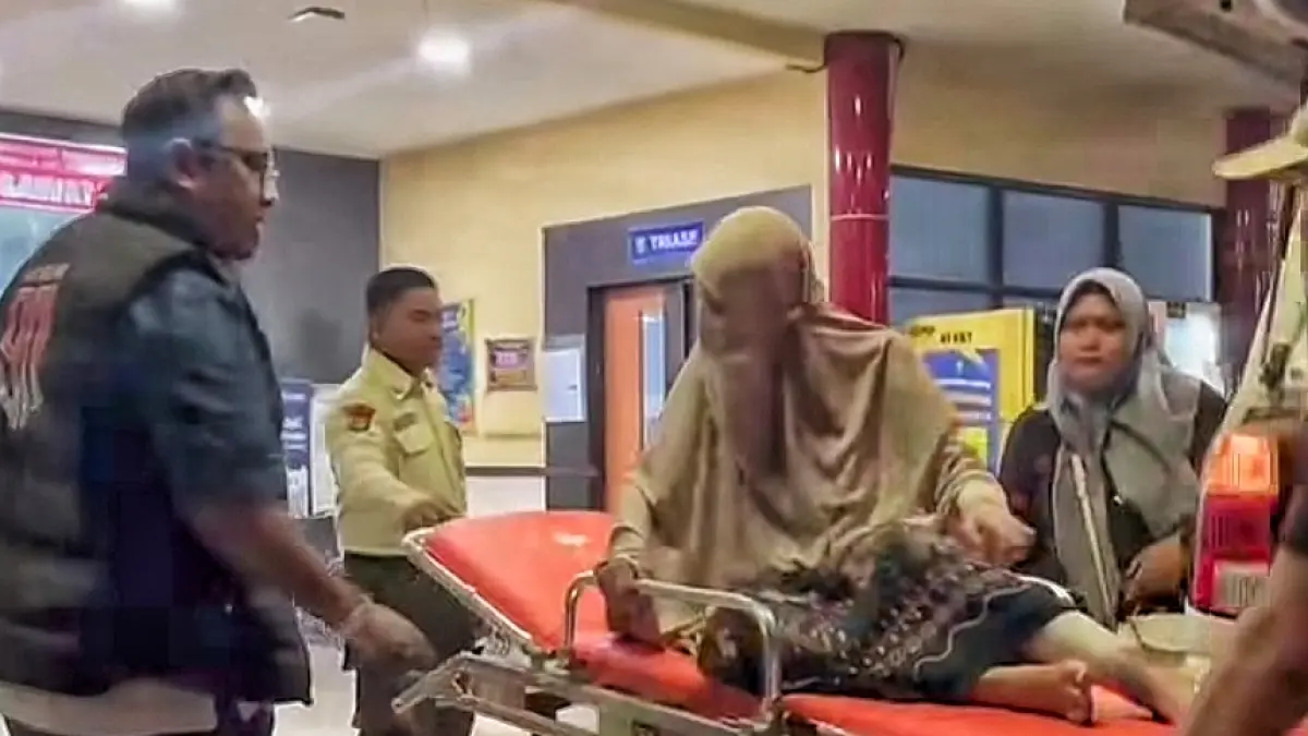 Korban M saat didampingi tim Hotman 911 di rumah sakit 