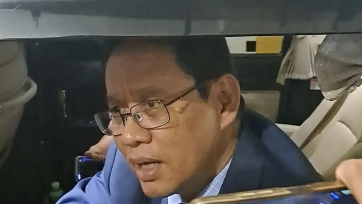 Menteri Keuangan Purbaya Yudi Sadewa memberikan keterangan usai kuliah umum di Undip, Jumat (3/7/2026). (IDA FADILAH/JAWA POS RADAR SEMARANG)