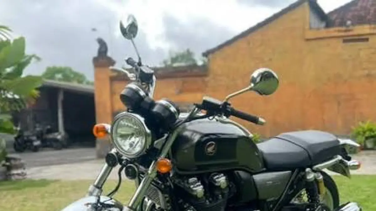Tampilan Honda 1100 EX yang gahar tapi klasik. (Ist)