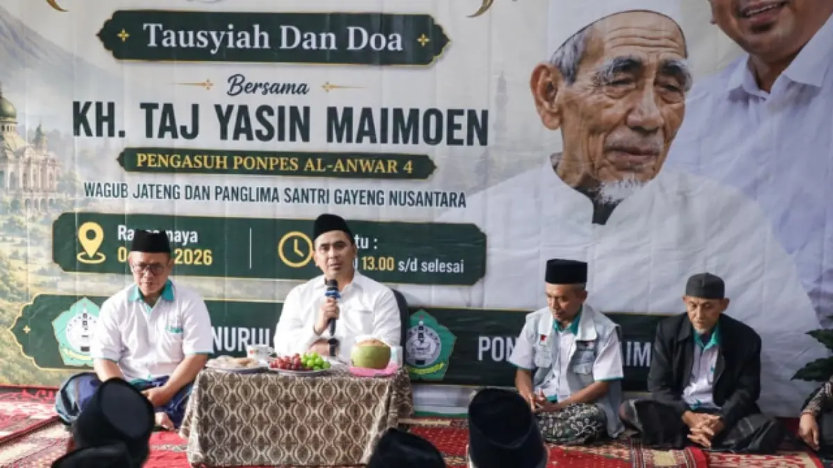 "Ngalap Berkah Tausiyah dan Doa Bersama KH Taj Yasin Maimoen" di Madrasah Diniyah Nurul Anwar, Desa Rancamala, Kecamatan Cilongok, Kabupaten Banyumas, Sabtu, 4 Juli 2026.