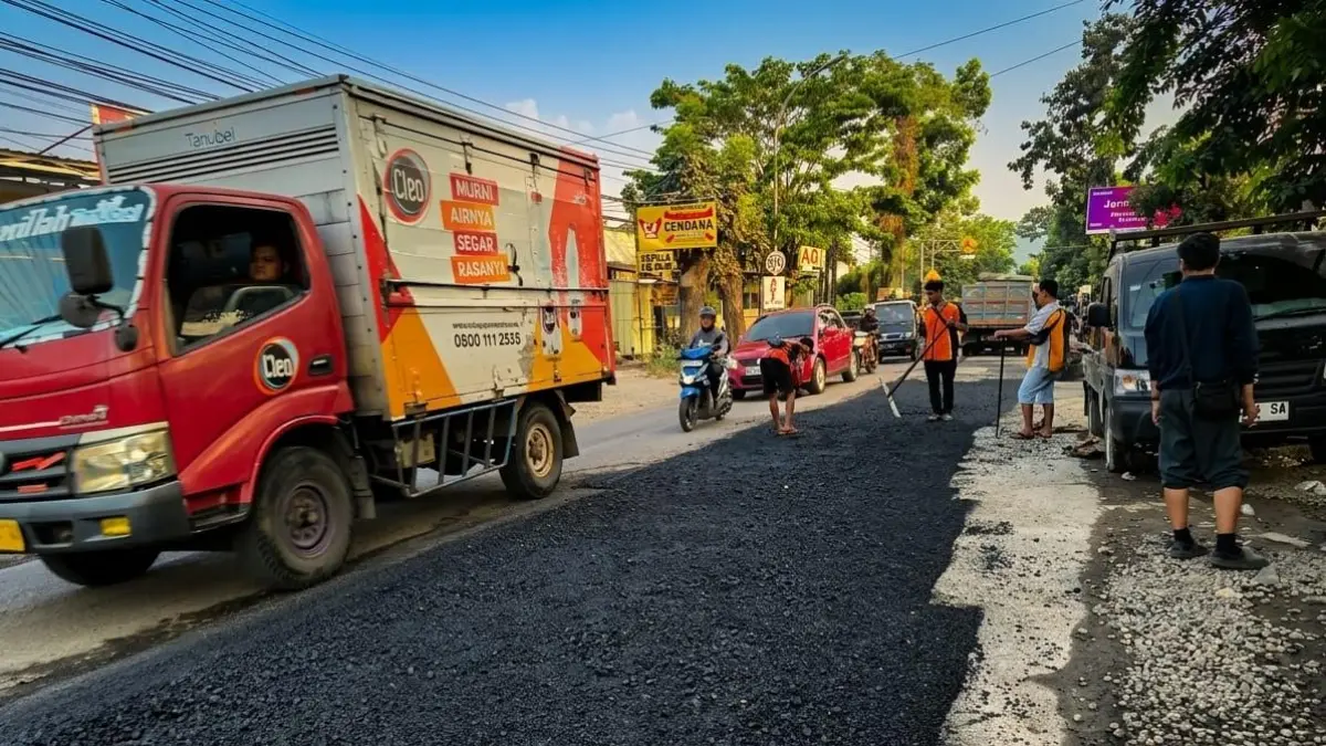 Pemkot Semarang bergerak cepat menangani keluhan warga untuk memperbaiki jalan Kalipancur (istimewa)