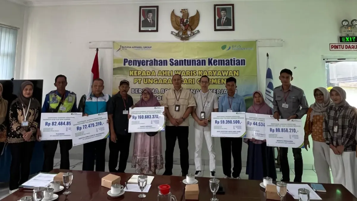 Penyerahan santunan kepada peserta aktif BPJS Ketenagakerjaan 