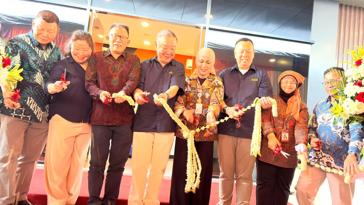 GRAND OPENING: Bupati Kendal Dyah Kartika Permanasari meresmikan pabrik ketiga PT Maxindo Karya Anugerah di Kawasan Industri Kendal (KIK), Kamis (9/7/2026). Investasi Rp300 miliar ini diproyeksikan menyerap sekitar 1.000 tenaga kerja dan memperkuat kemitraan dengan petani lokal. (Budi Setiyawan/RadarSemarang.ID)
