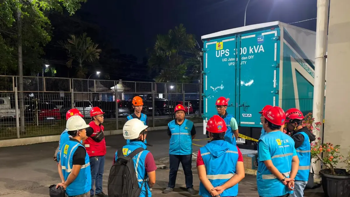 PT PLN (Persero) berhasil mengamankan pasokan listrik selama penyelenggaraan Garuda Championship Series International Friendly Match U-17 2026 antara Tim Nasional U-17 Indonesia melawan Tim Nasional U-17 Malaysia di Stadion Manahan, Solo, Selasa (7/7). 