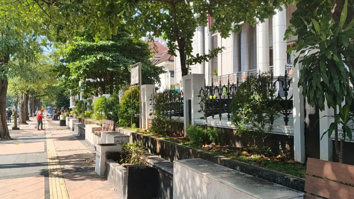 Suasana didepan kantor Kejaksaan Tinggi Jawa Tengah, Jl. Pahlawan, Kamis siang (9/7/26) terpantau kondusif menyusul informasi bakal didemo. (Sulistiono) 