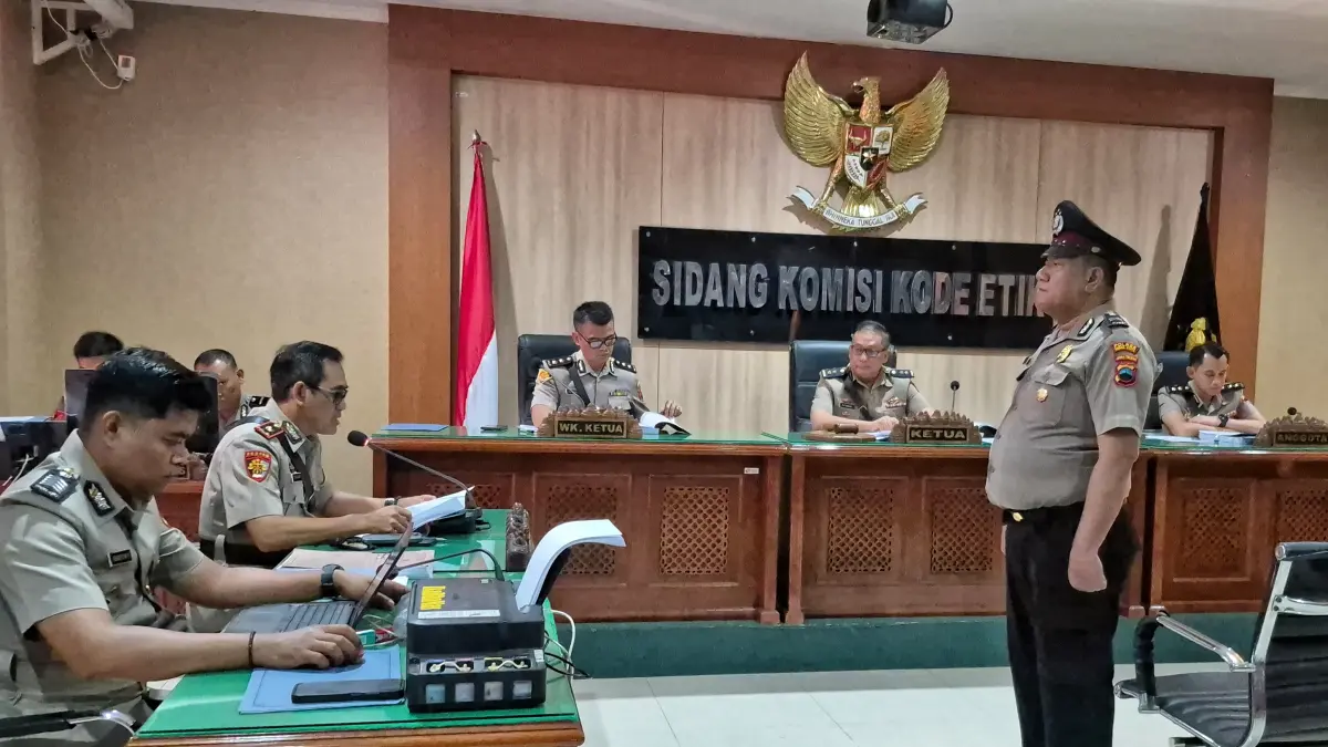 Tampang Perut Buncit Aiptu Nuridin Anggota Polres Tegal Kota Jalani Sidang Kode Etik di Polda Jateng Jumat (10/7/2026). 