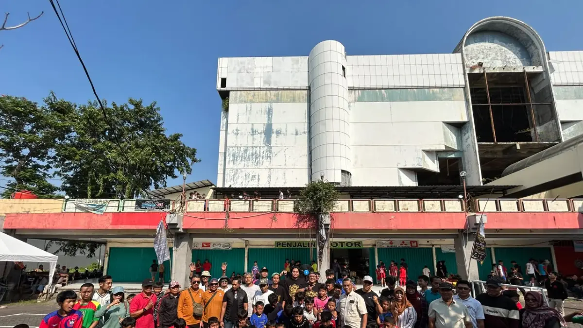 Street Football Karang Taruna Featuring Kapten League, sebanyak 28 tim dari jenjang SD dan SMP beradu keterampilan mengolah bola di halaman Pasar Dargo, Jalan Dr. Cipto, Sabtu-Minggu (11-12/7).
