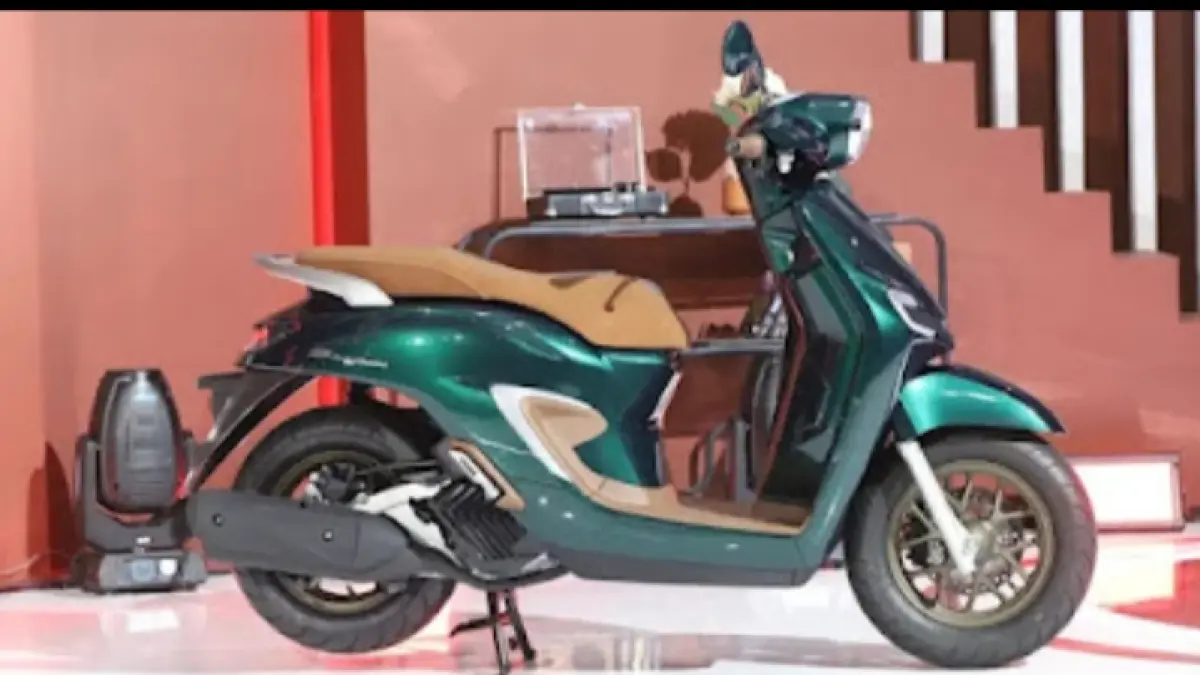 Honda Stylo 160 motor skutik retro tapi dibekali performa mesin modern. (Jawa Pos)