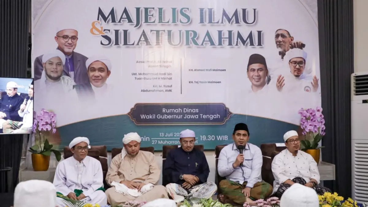 Wagub Taj Yasin  menerima kunjungan silaturahmi Pimpinan Pondok Pesantren Al Muhibbin, Malaka, Malaysia, Muhammad Hadi Al Muhibbin, di Rumah Dinas Wakil Gubernur, Kota Semarang, Senin, 13 Juli 2026.