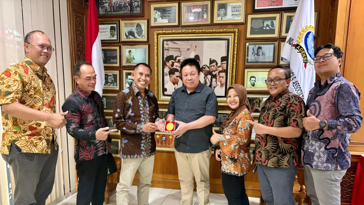 Ketua DPRD Salatiga bersama manajemen Jawa Pos Radar Semarang 