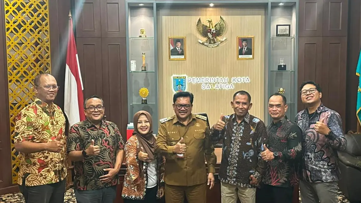 Wali Kota dr Robby Hernawan SpOG bersama jajaran manajemen Jawa Pos Radar Semarang