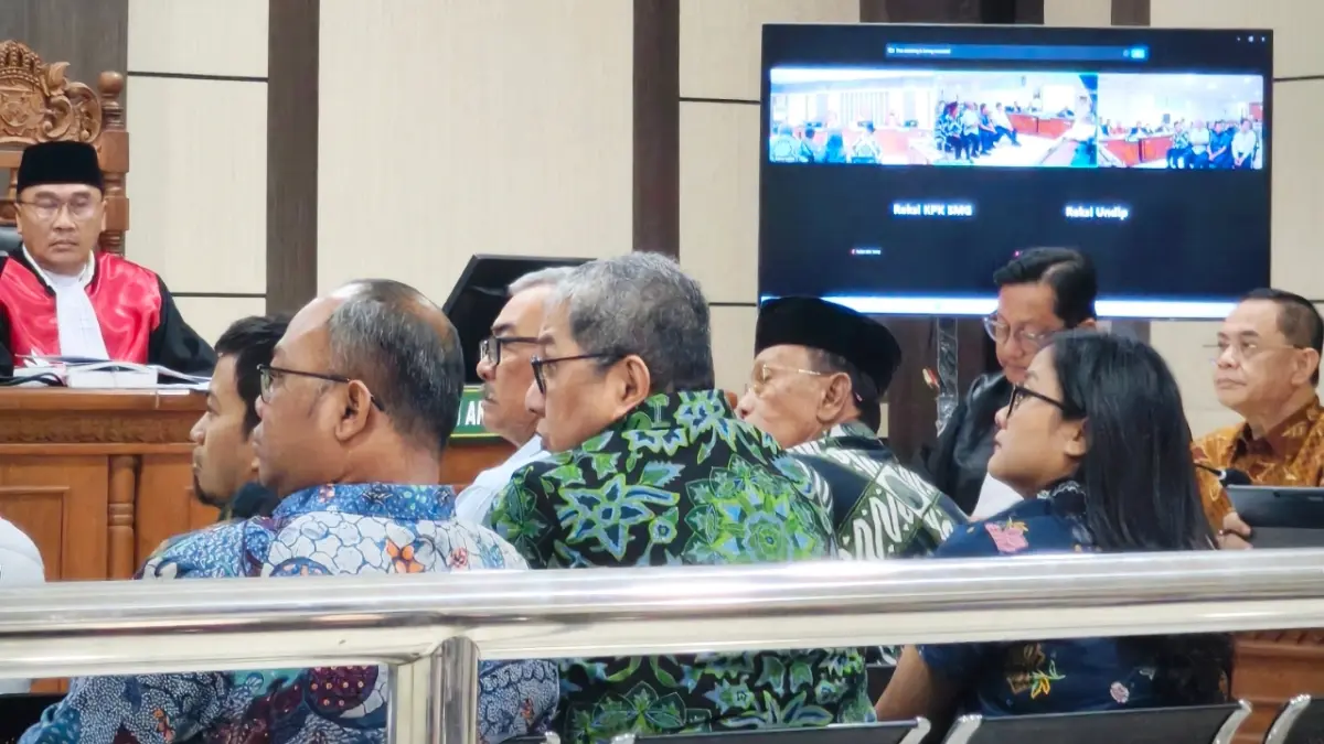 Tujuh saksi memberikan keterangan pada sidang dugaan gratifikasi proyek perkeretaapian di Direktorat Jenderal Perkeretaapian (DJKA) Kementerian Perhubungan, Sudewo di Pengadilan Tipikor Semarang, Senin (20/7/2026). (IDA FADILAH/JAWA POS RADAR SEMARANG)