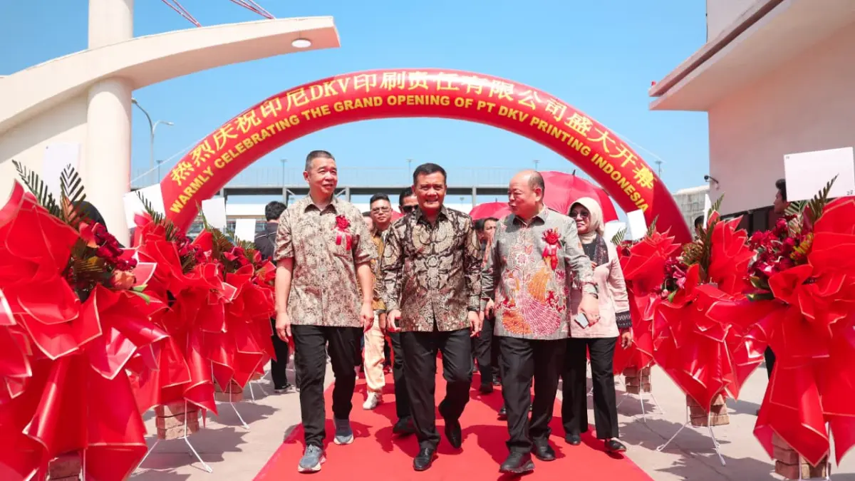Gubernur Jawa Tengah Ahmad Luthfi meresmikan PT DKV Printing Indonesia di Kawasan Ekonomi Kendal, Selasa 21 Juli 2026. 