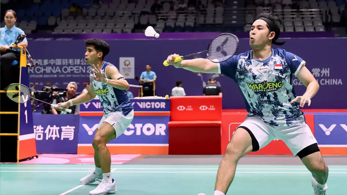Sabar Karyaman Gutama/Moh Reza Pahlevi Isfahani mengamankan tiket ke babak kedua usai mengandaskan wakil Malaysia, Aaron Chia/Aaron Tai dua gim langsung 21-17, 21-19.