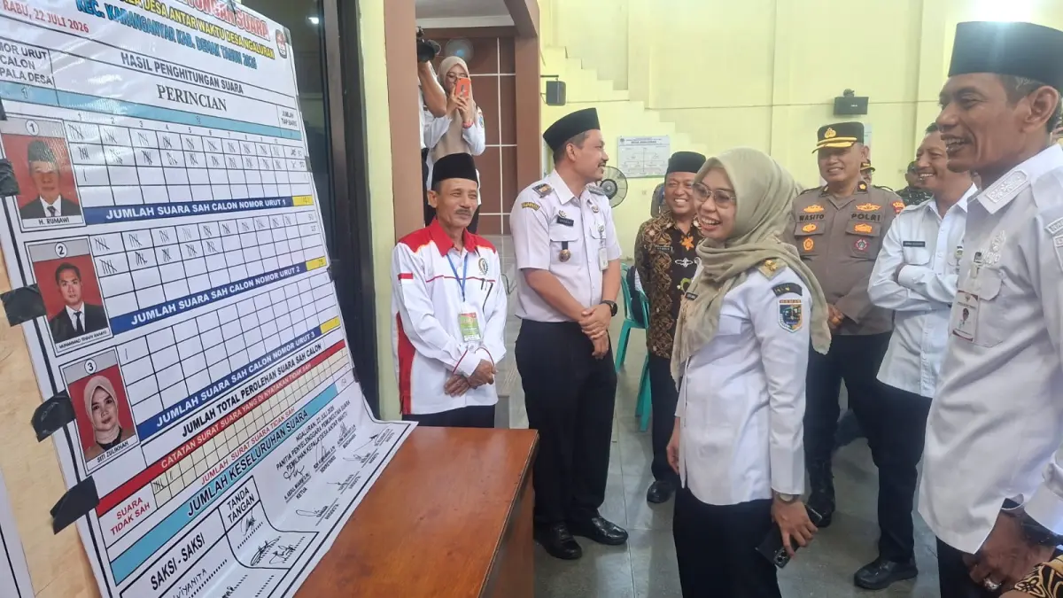 Bupati Demak dr Eistianah, Wabup Muhammad Badrudin dan Forkopimda monitoring pilkades antar waktu di Desa Ngaluran, Karanganyar Demak.(wahibpribadi)