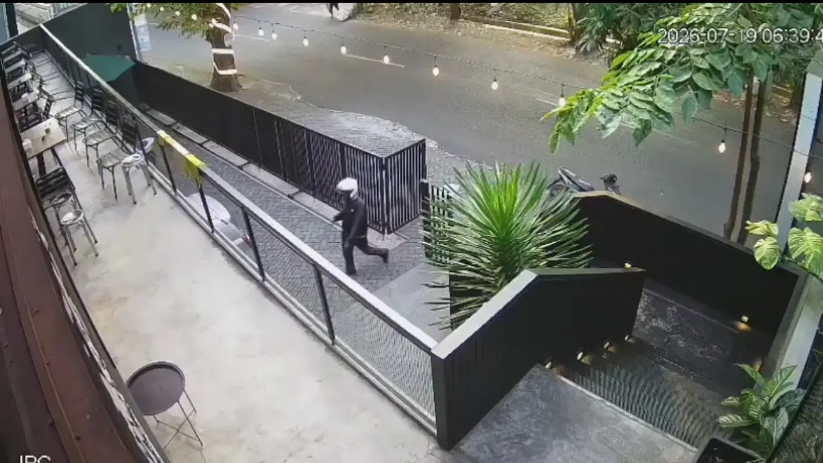 Cafe Imajinari di Telagabodas Semarang Diobok-obok Pencuri Pelaku Terekam CCTV