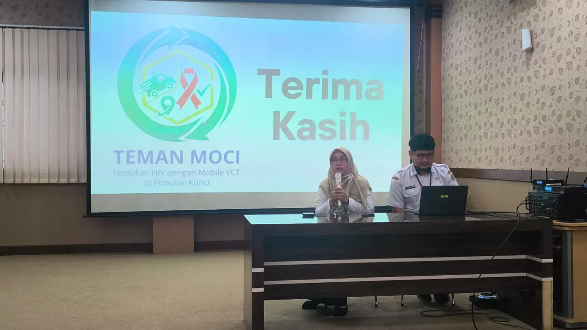 Salah satu peserta Krenova OPD yang sedang presentasi 